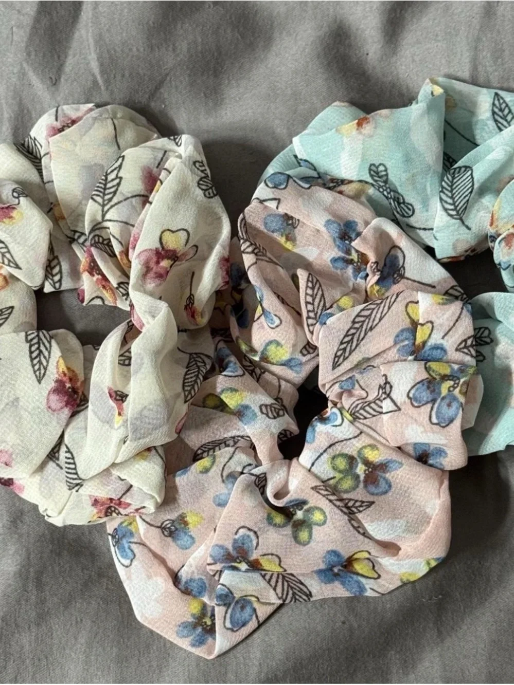 Floral Chiffon Scrunchie Set - Pink, White, Mint